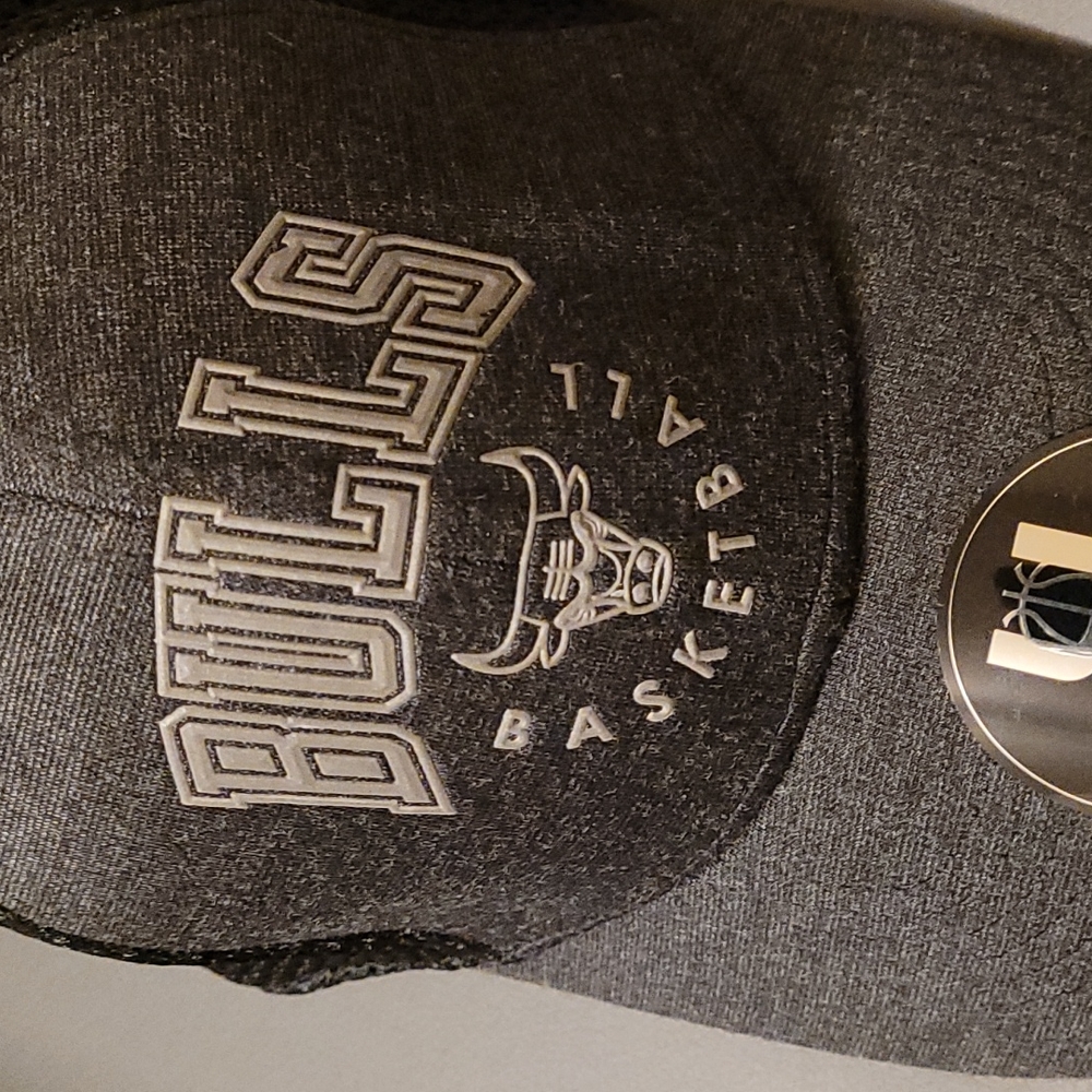 💕❌️SOLD❌Ultra Game Chicago Bulls NBA Basketball Mens Reflective Cap Hat Black O - Picture 4 of 13